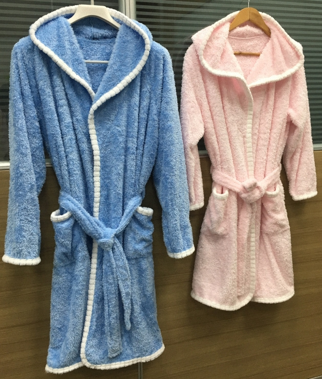 Adult's Hooded Bathrobe 5