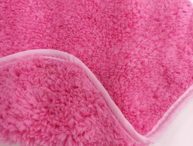Reusable Makeup Removal Mitt 3